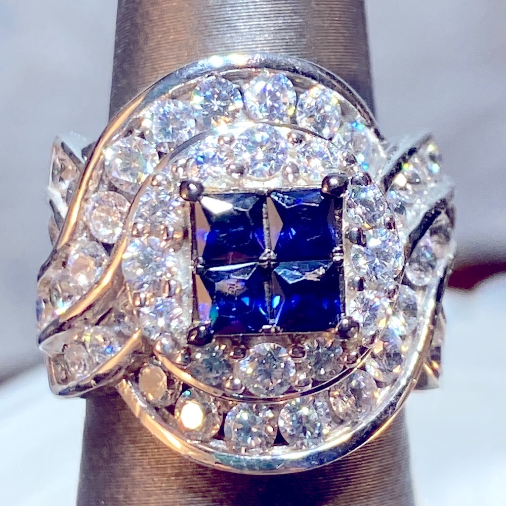 Bella Luce Sapphire & White Diamond Simulants